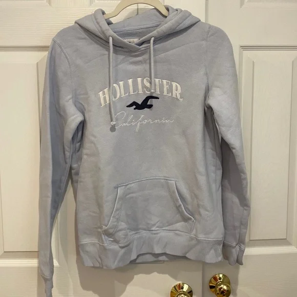 Hollister baby blue sweatshirt - Picture 1 of 2